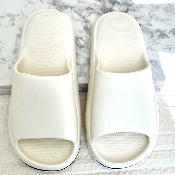 Pillow Slides - Picture 4 of 4